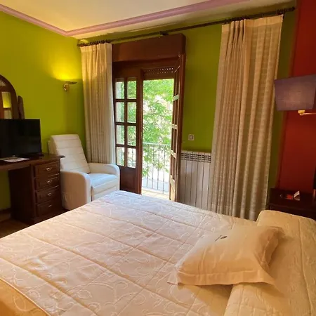 Hotel Tierra De Lobos Puebla de Sanabria