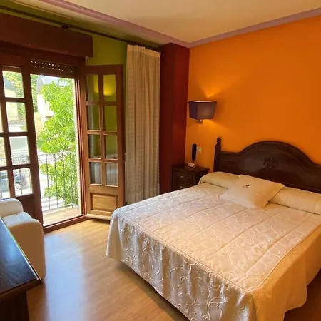 Tierra De Lobos Hotel