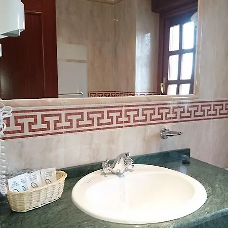 Hotel Tierra De Lobos 3*