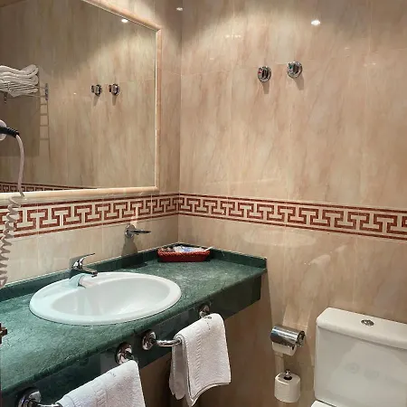 Tierra De Lobos Hotel