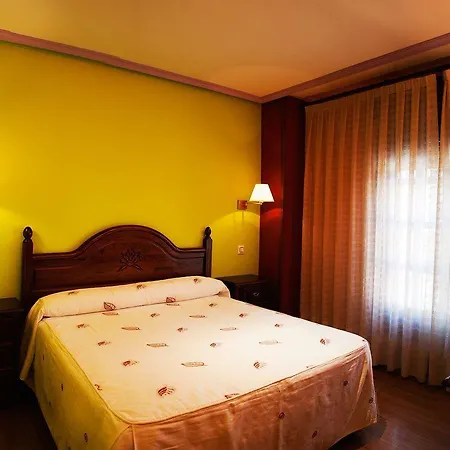 Tierra De Lobos Hotel