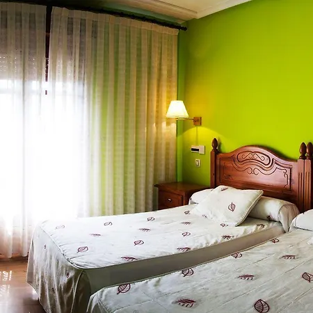 ホテル Tierra De Lobos 3*
