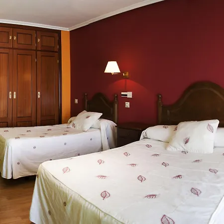 Tierra De Lobos Hotel 3*