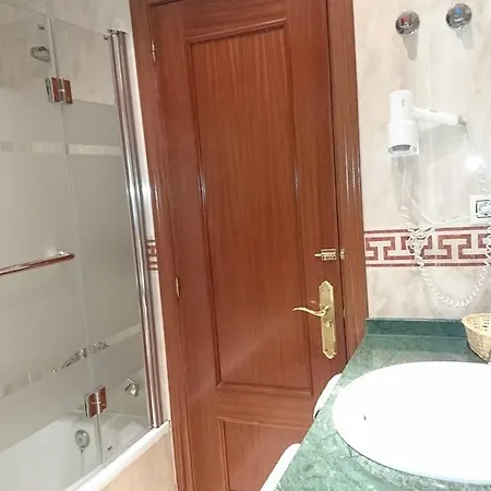 Tierra De Lobos Hotel 3*