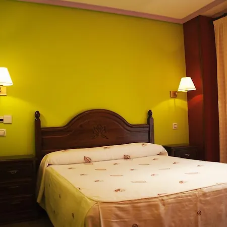 Hotel Tierra De Lobos