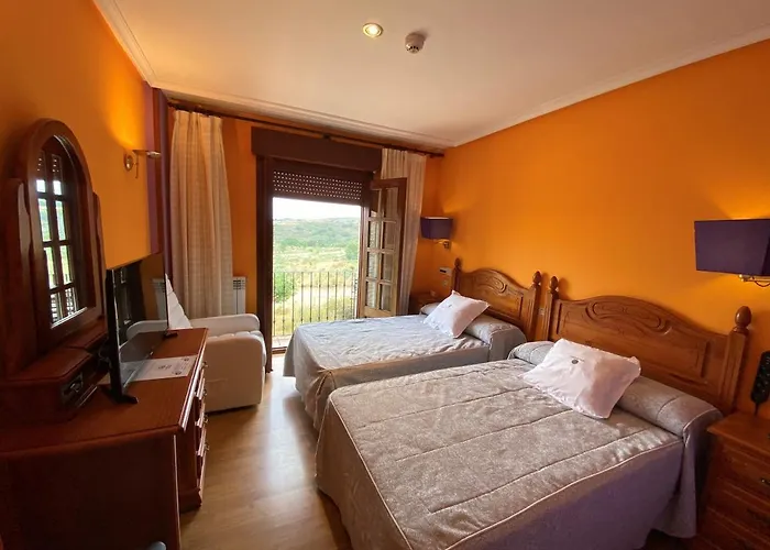 Tierra De Lobos Hotel 3*