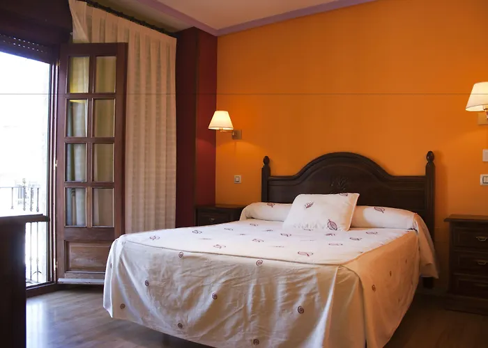 Tierra De Lobos Hotel 3*