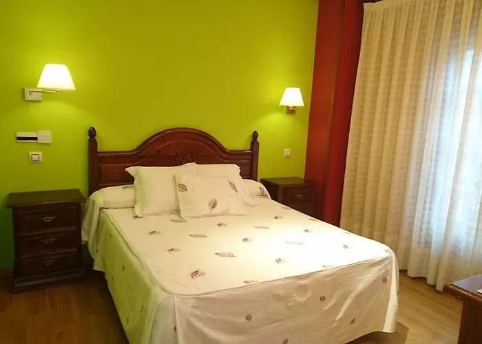 Hotel Tierra De Lobos