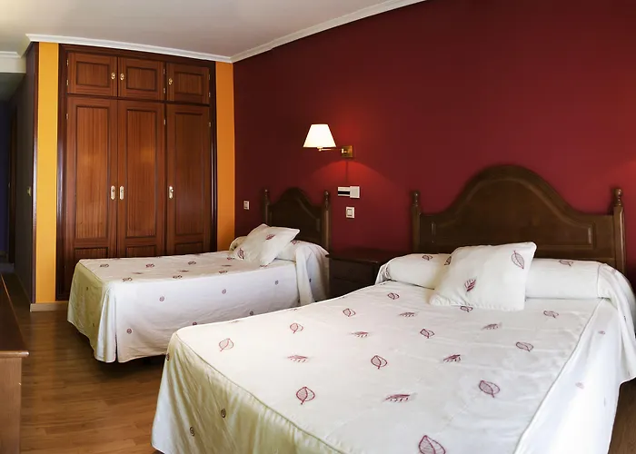 Tierra De Lobos Hotel 3*