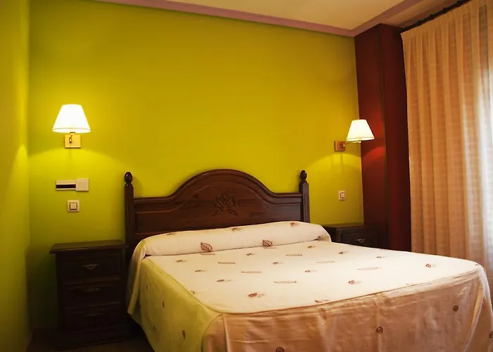 Hotel Tierra De Lobos