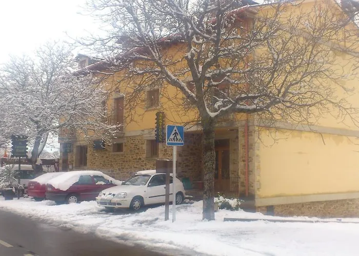 Hotel Tierra De Lobos 3*