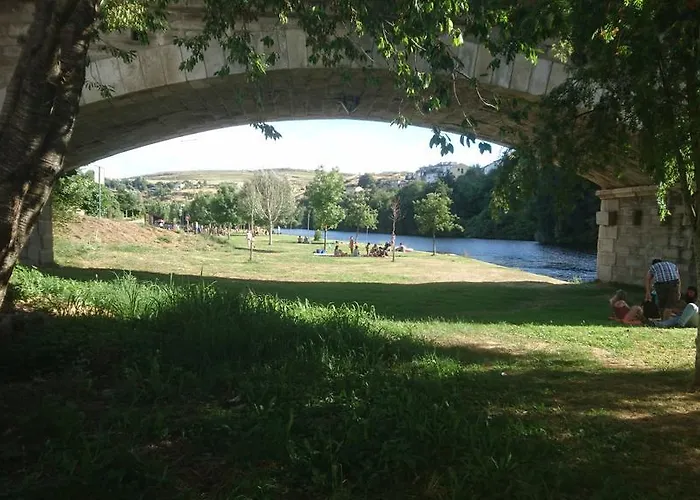 Hotel Tierra De Lobos